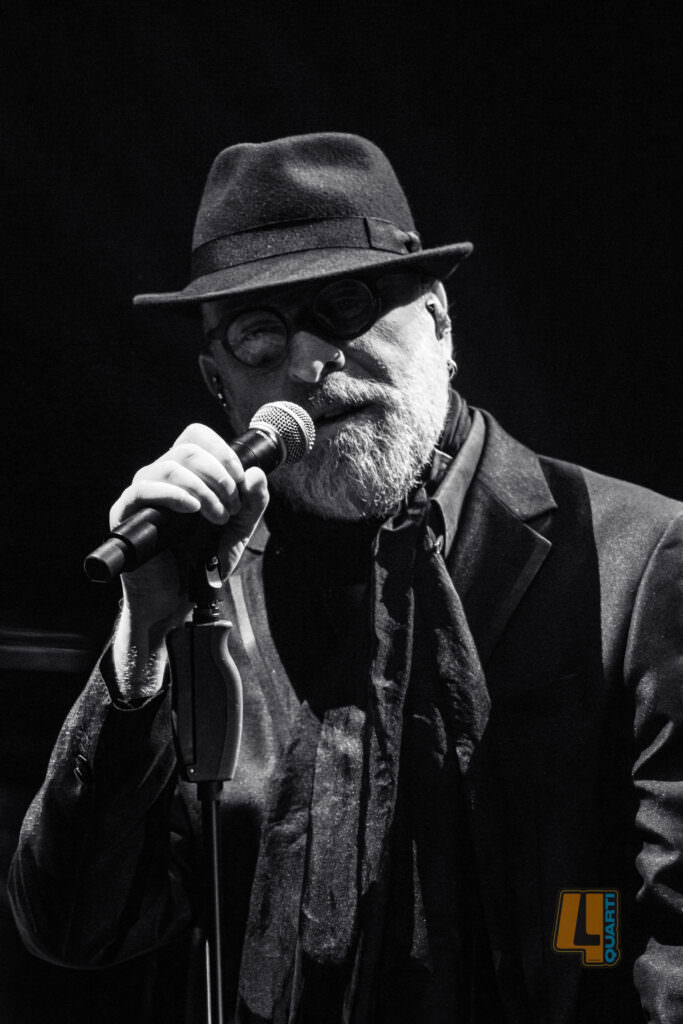 4370FF82 BB2C 48F4 89B4 8D84D3A598F1