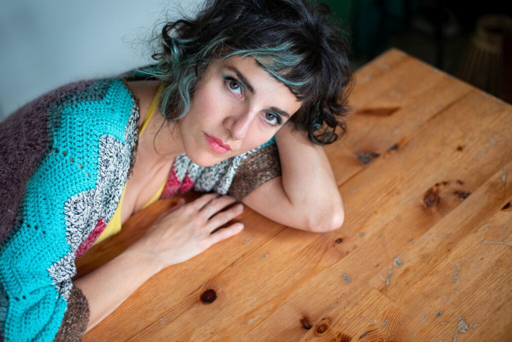 Mila Trani e la donna "spogliata", consapevole e malinconica di "Menta selvatica" - INTERVISTA 1 MILA TRANI ph. Roberta Lo Schiavo