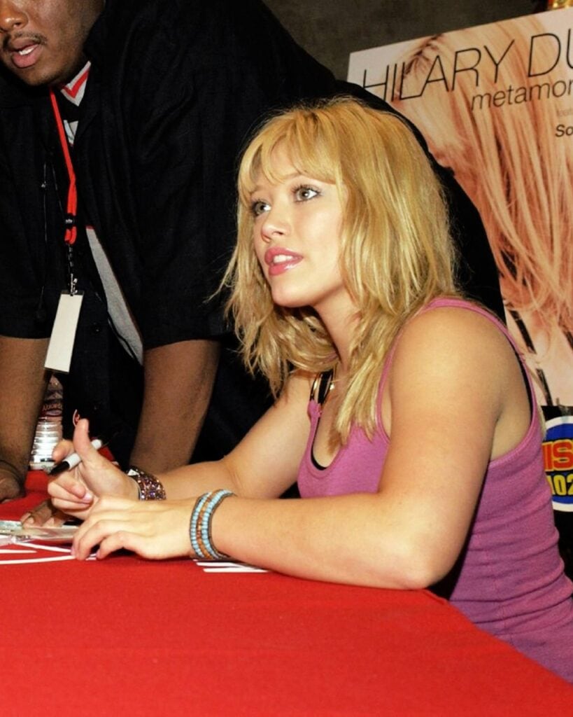 Hilary Duff, due decenni da "Metamorphosis", l'album pop che definì un'era 1 photo 5870453960253491650 y
