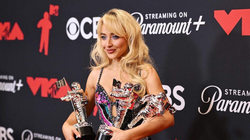 sabrina carpenter awards gty jt 250907 1757300766181 hpMain 16x9 1600