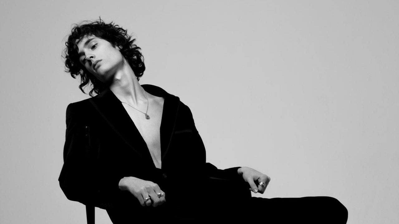 Sombr lancia "Homewrecker", il singolo che inaugura una nuova era per l'artista