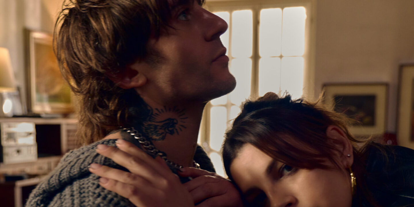 Emma e Rkomi firmano “Vacci piano”: una ballad che segna la loro prima collaborazione