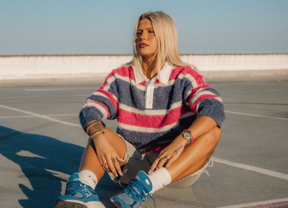 Skye Newman mette in musica il momento della separazione con "Walk", nuovo singolo della star