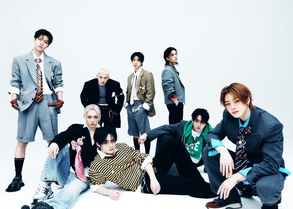 CONCEPT1 10 a a ¡a a a ¦ 02 SNS